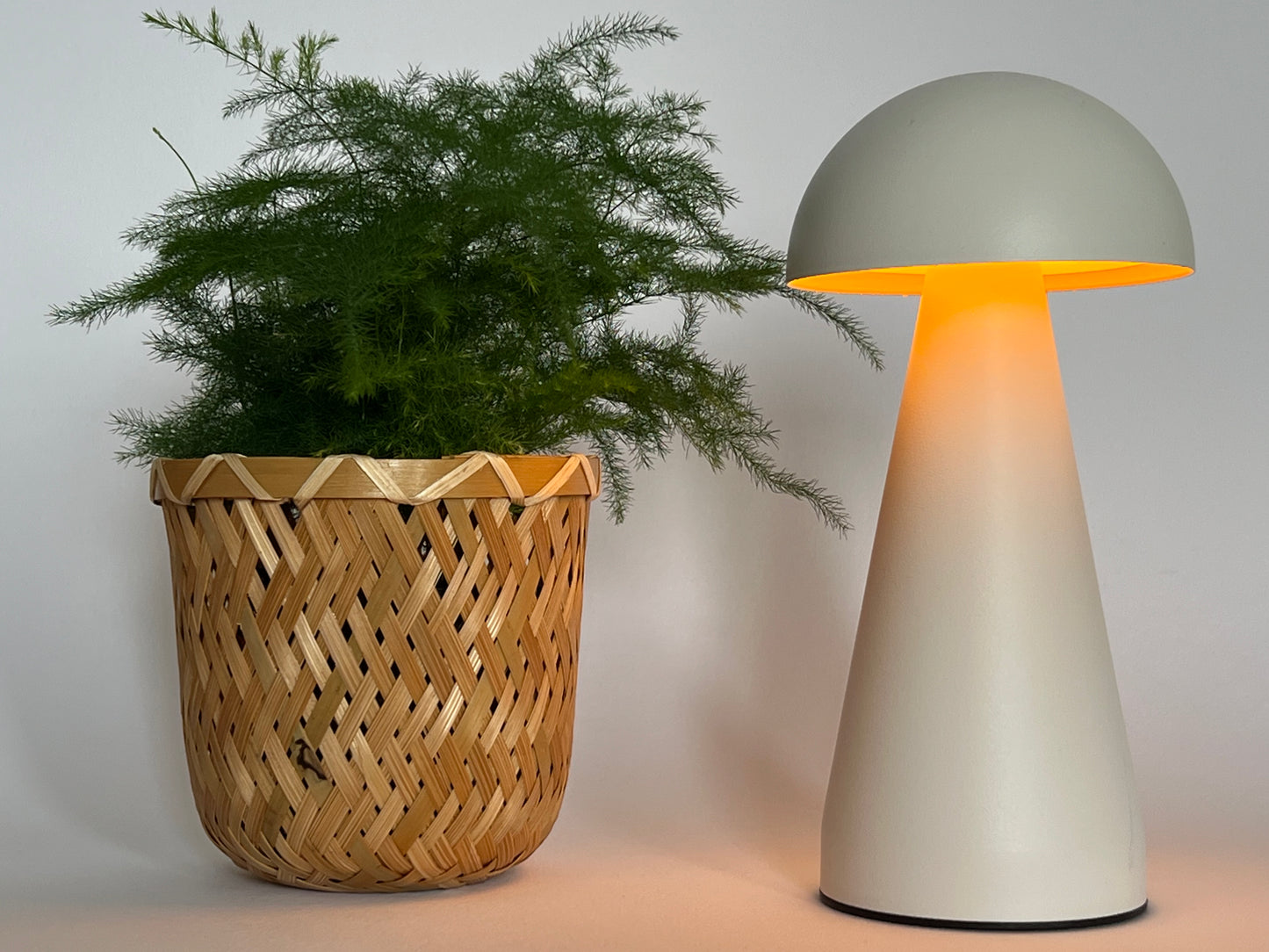 A Three-Color USB Decoration Lamp