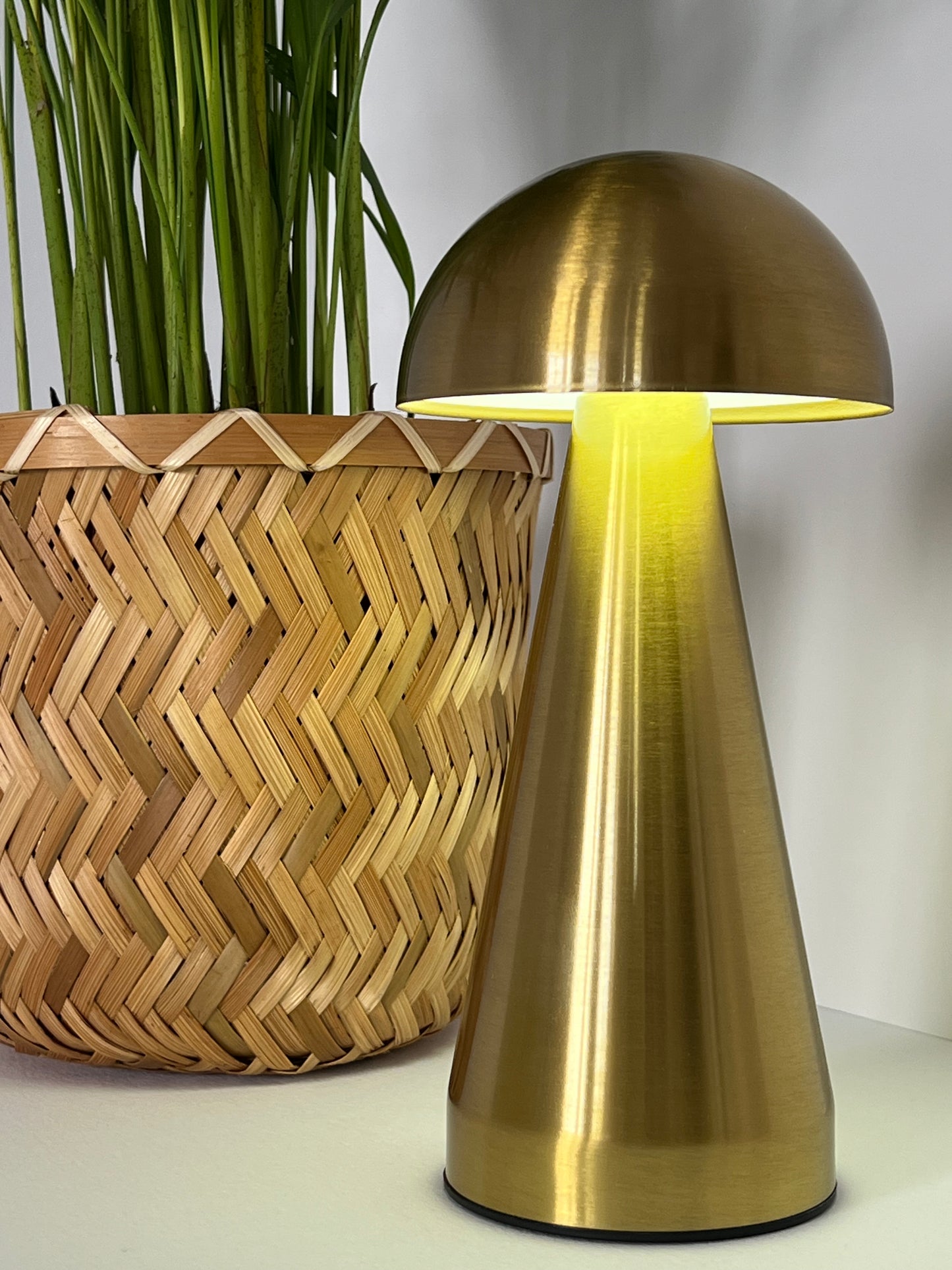 A Three-Color USB Decoration Lamp