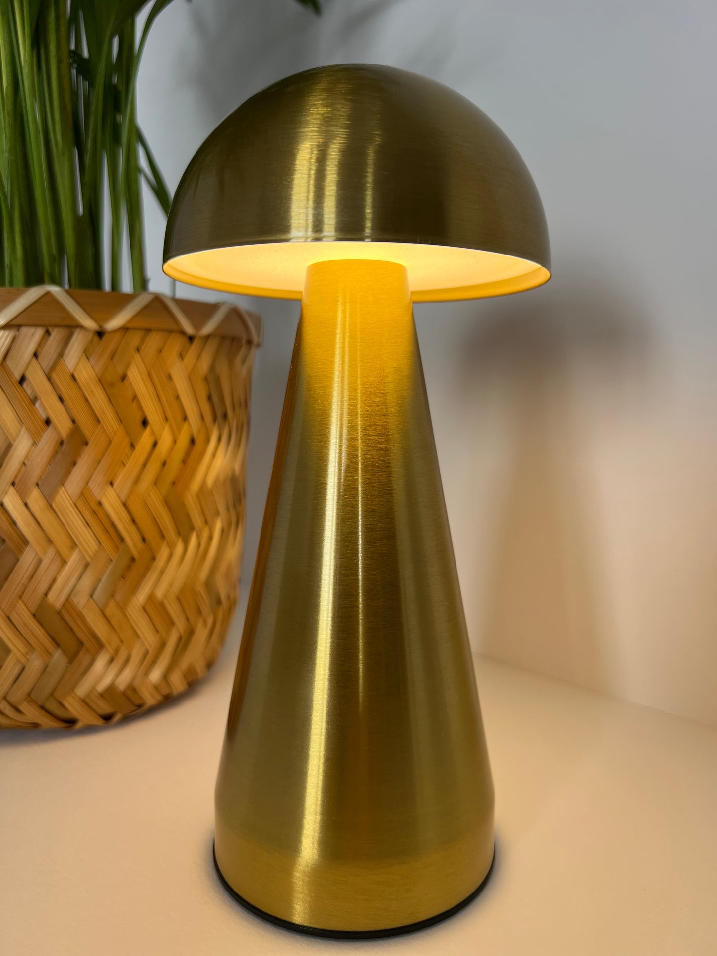 A Three-Color USB Decoration Lamp